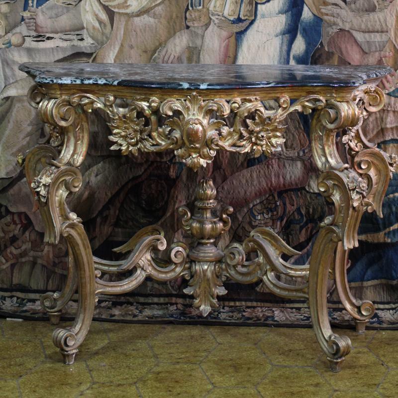 A LOUIS XV GILTWOOD CONSOLE TABLE  19TH CENTURY. CIRCA 1830.