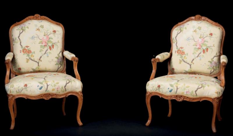18TH CENTURY LOUIS XV SALON A LA REINE.