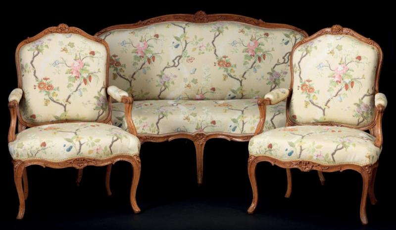 18TH CENTURY LOUIS XV SALON A LA REINE.