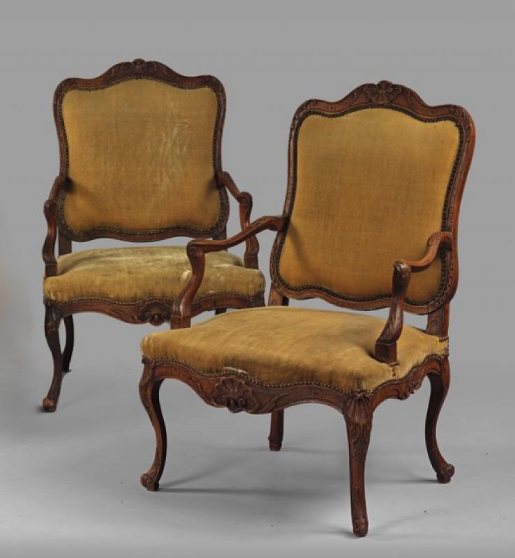 PAIR OF 18TH CENTURY LOUIS XV FAUTEUILS A LA REINE
