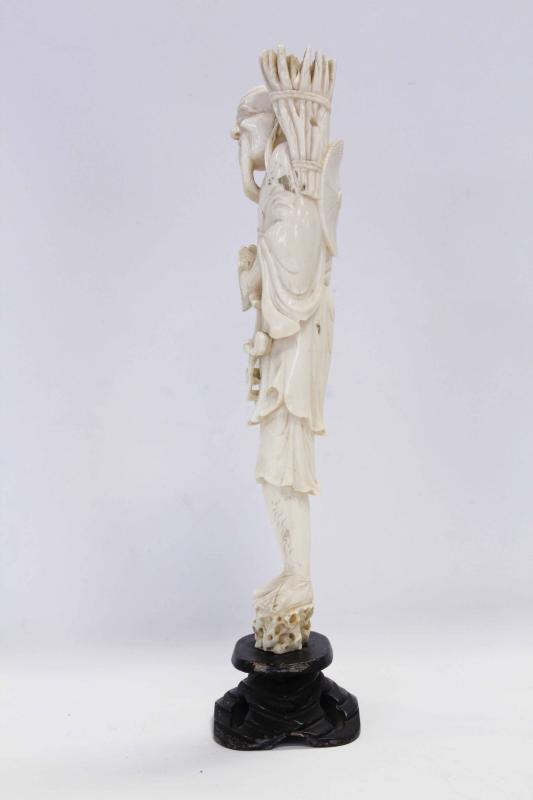 C1920 Japanese Ivory Figure. Woodcarver