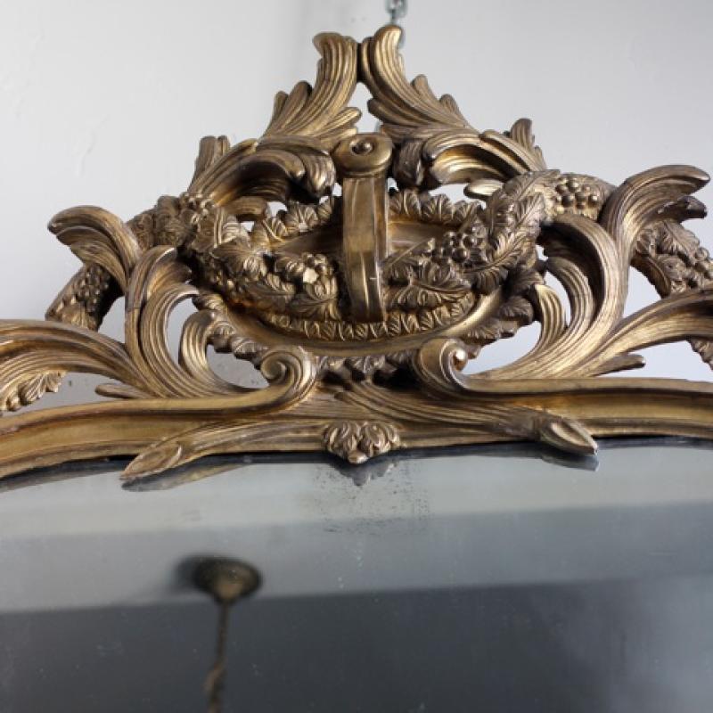 18TH CENTURY LOUIS XV / XVI PERIOD GILTWOOD MIRROR